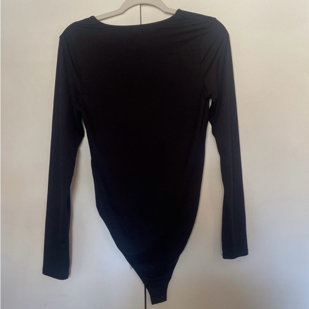H & M V-Neck Bodysuit Long Sleeve Black, Size Medium - Picture 2 of 7